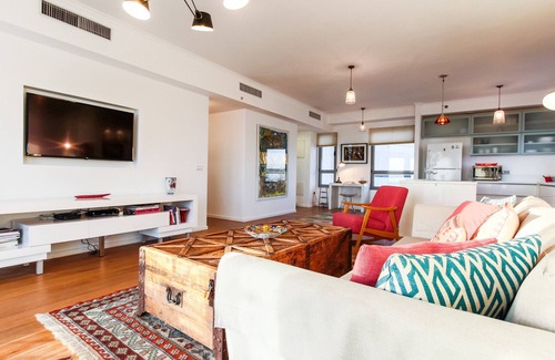 Neve Tzedek Apartment | MIKLAT Luxury Condo & Spectacular View by FeelHome