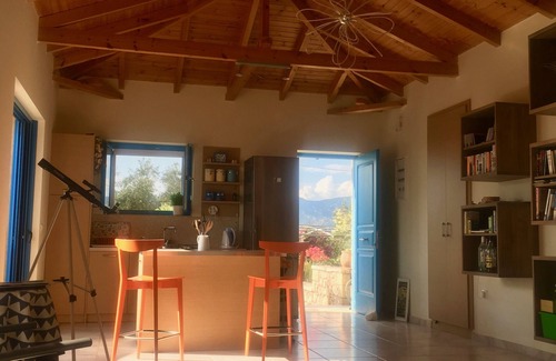 Kardamyli Villa | Mikros Pyrgos: All-season Getaway, Private Pool, Fabulous Sea & Mountain Views