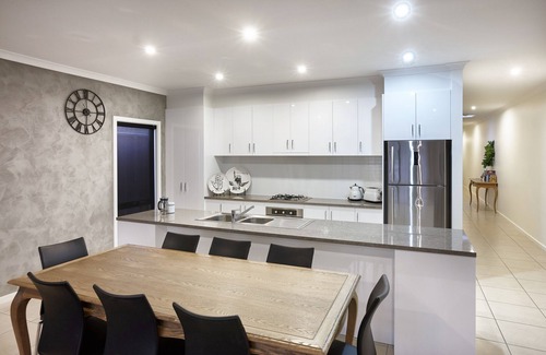 Mildura Central Business District House | MILANO ON OLIVE 5 Star Luxury