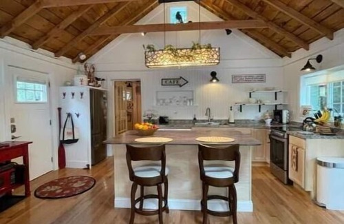 Otter Creek Cottage | Mildreds Cottage - Otter Creek