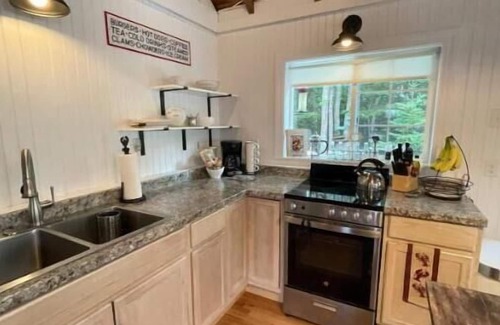 Otter Creek Cottage | Mildreds Cottage - Otter Creek