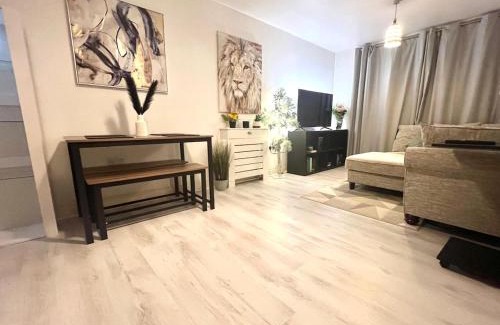 Harlow Apartment | Mill Court - Modern 2 Bedroom