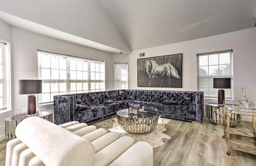 Miller Place Villa | Miller Place Getaway with Pool about 4 Mi to Beach!
