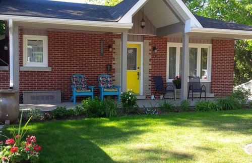 Elora House | Millers Mistress - Gardenview - 2 bdrm apt in downtown Elora
