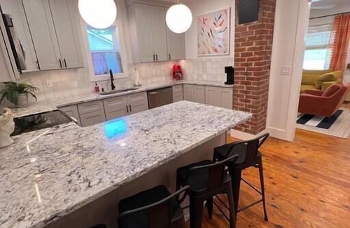 Jefferson House | Millhouse in Downtown Jefferson