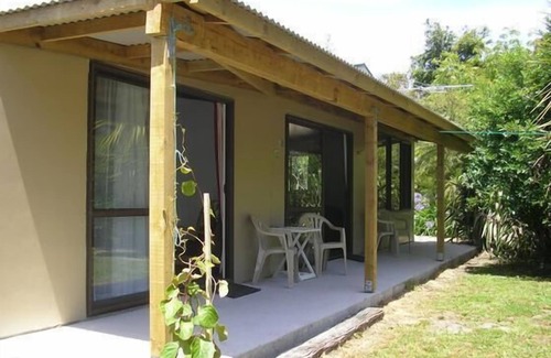 Parapara House | Milnthorpe Holiday Cottage