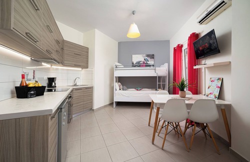 Kalamaki House | Milos Apartments