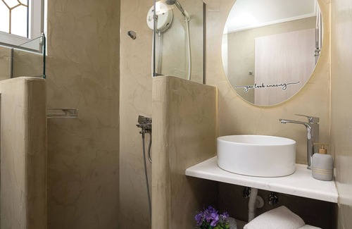 Kalamaki House | Milos Apartments
