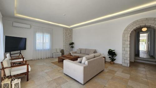 Apollonia House | Milos AquaBliss Beachfront Villas