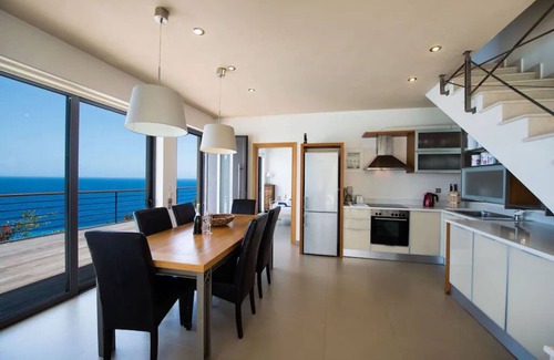 Agios Nikitas Villa | MILOS BAY VILLAS- Beachfront luxury villa with private pool, beach access
