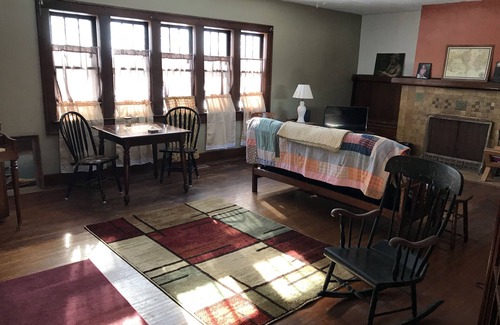 Milton House | Milton Haus - 100 Year Old Farm House