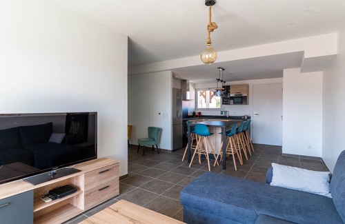Mimizan-Plage Apartment | Mimizan Beach: 3-Star Apartment 50m from Ocean, Sleeps 5, A/C, Parking, WiFi, Balcony, Cleaning Included