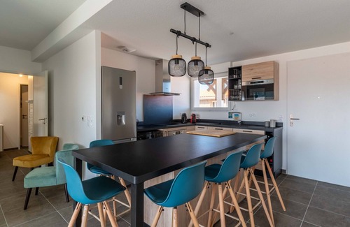 Mimizan-Plage Apartment | Mimizan Beach: 3-Star Apartment 50m from Ocean, Sleeps 5, A/C, Parking, WiFi, Balcony, Cleaning Included