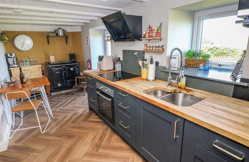 Dinas Cross Cottage | Min-y-ffordd