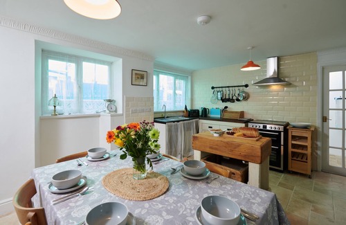 Laugharne Cottage | Min Yr Afon, Low allergen, central property with wood burner