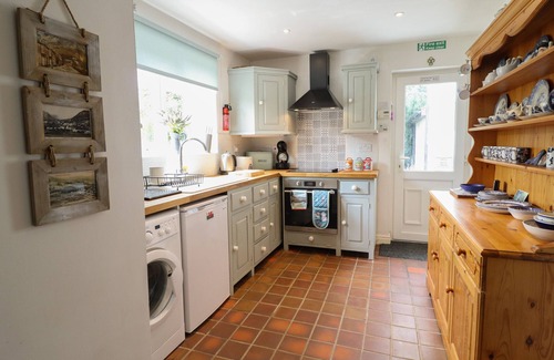 Llangynog Cottage | MINAFON, pet friendly, with open fire in Llangynog