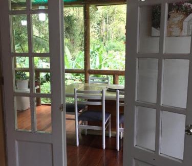 Mindo House | Mindo Ecuador Encantador Wooden Cottage 3Bd 2