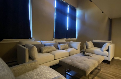 Wilkes-Barre Apartment | Mini Artsy Loft…min from Ski resort and Mohegan sun casino!