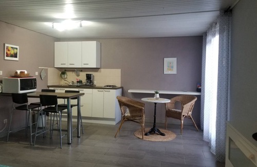 Canale-di-Verde Apartment | mini detached house in a green garden villa independent quiet location