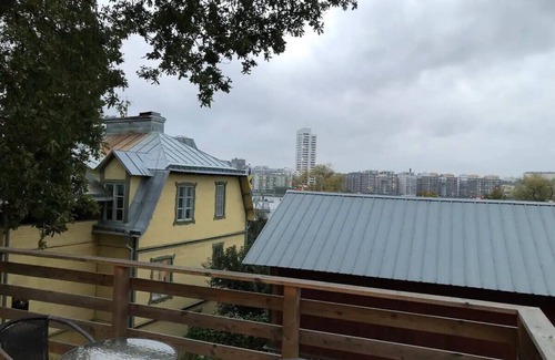 Huvudsta House | Mini holiday home in the middle of Stockholm on the lake