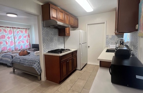 Rowland Heights House | Mini single family house 2 bedrooms 1 bathroom with 3 beds.