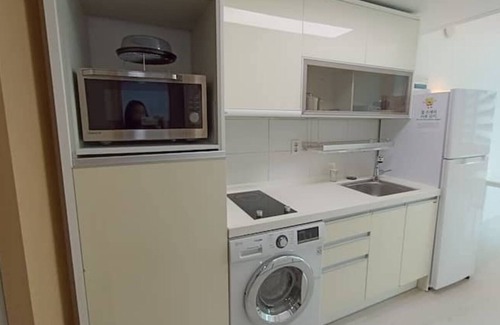 Banghwa-dong Apartment | Minimalism Stay 5 next to Gimpo Airport