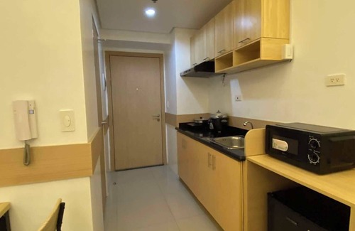 Bagong Pag-asa Condo | Minimalist 1 Bedroom Unit Condo Near SM North, Trinoma, and Solaire North