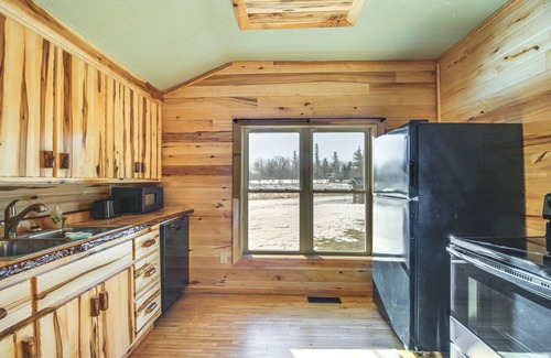 Polk County Cottage | Minnesota Escape Near Snowmobiling & Fishing!