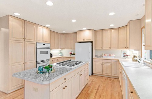 Burnsville House | Minnesota Oak Ridge Estate: Burnsville and Apple Valley near Mall of America