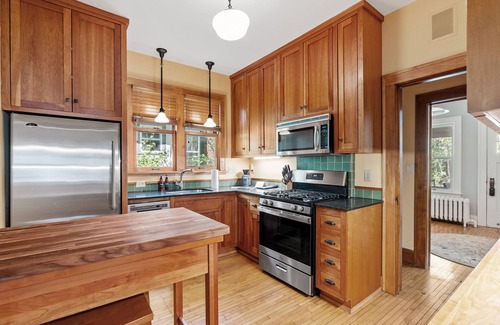 Kingfield House | MINNeSTAY* Pillsbury Hideaway