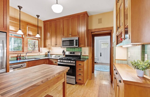 Kingfield House | MINNeSTAY* Pillsbury Hideaway