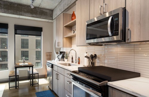 Warehouse District Apartment | MINNeSTAY* Sable 305 North Loop | Modern | Fun