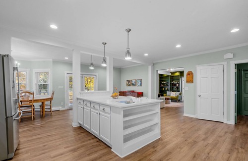 Hugo House | MINNeSTAY* The Orchard