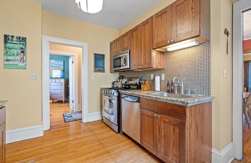 Kingfield House | MINNeSTAY* Urban Oasis Uptown | Walker's Paradise