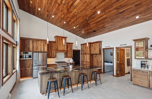 Oneida County House | Minocqua Retreat | Lake Views, Hot Tub & Games