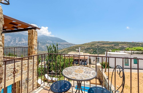 Agriles Apartment | Minos Country Living maisonette with private pool