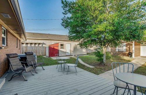 Pensacola Heights House | Mins to Beach & Shopping - Quaint Unit in Bellview