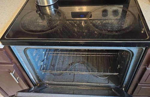 Fredericksburg Apartment | Mins To Hospitals Apartment BBQ Grill 65in TV