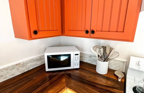 West University Apartment | Mins to UA, 4th, Downtown