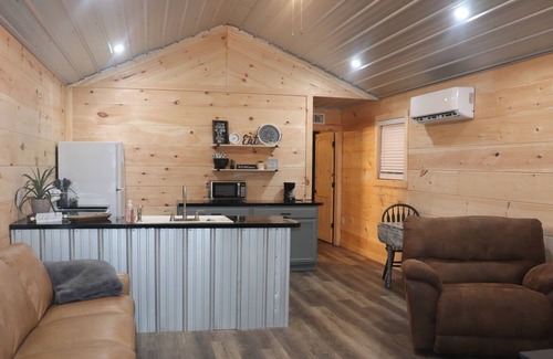 Groveoak House | Minutes away from 3 boat ramps on beautiful Lake Guntersville