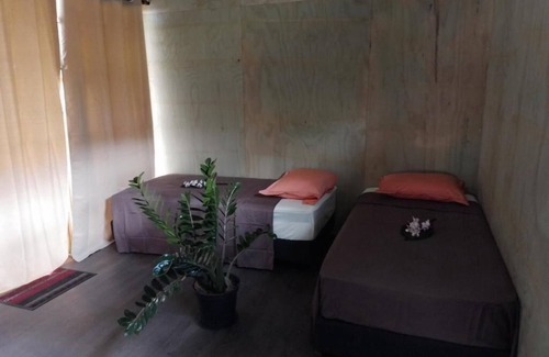 Taiohae House | Minutes away from main local attraction
