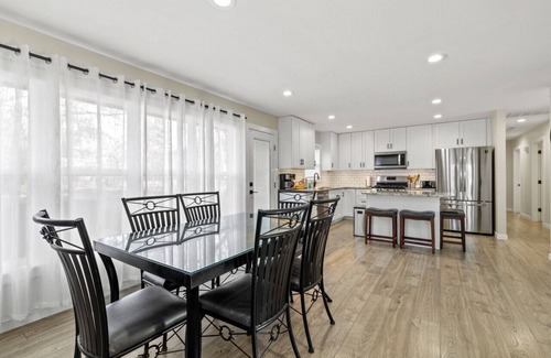 Ozark House | Minutes from Ozark's favorites