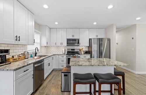 Ozark House | Minutes from Ozark's favorites