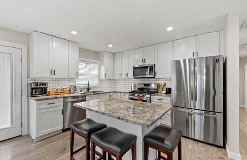 Ozark House | Minutes from Ozark's favorites