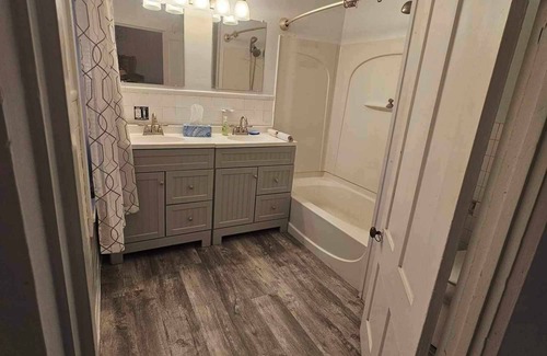 Canton Apartment | Minutes from SLU and SUNY CANTON-2 bedroom with AC and WiFi in fantastic Canton