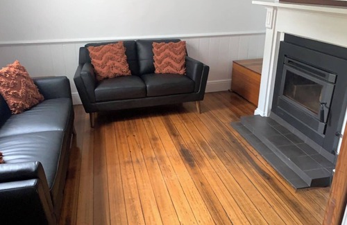 West Launceston House | Minutes from the CBD, Cafes & Cataract Gorge