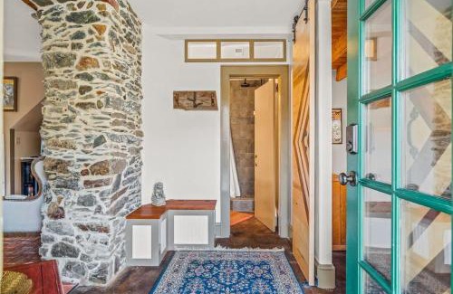 Bolivar House | Minutes to Downtown Harpers Ferry Hot Tub