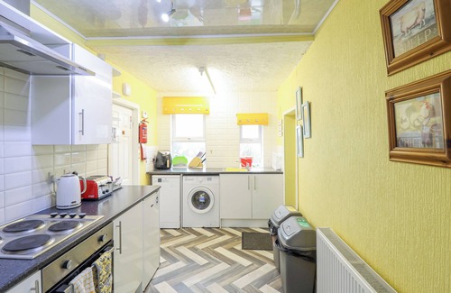 Fairbourne Cottage | MINYDON, pet friendly, character holiday cottage in Fairbourne