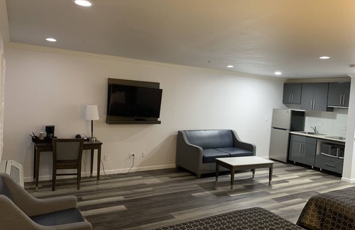 Parkside Hotel | Mirage Inn and Suites