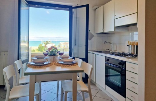 Casabianca di Fermo Apartment | [Miramare] Terrace by the Sea, Wi-Fi and Relaxation
